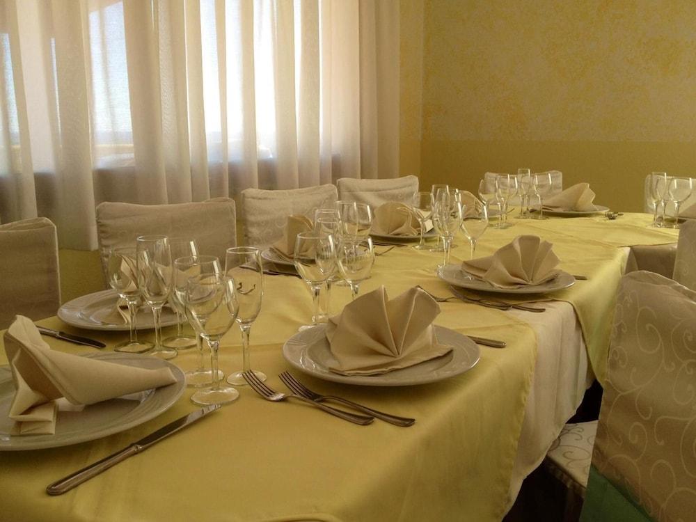 Hotel Pedra Ruja